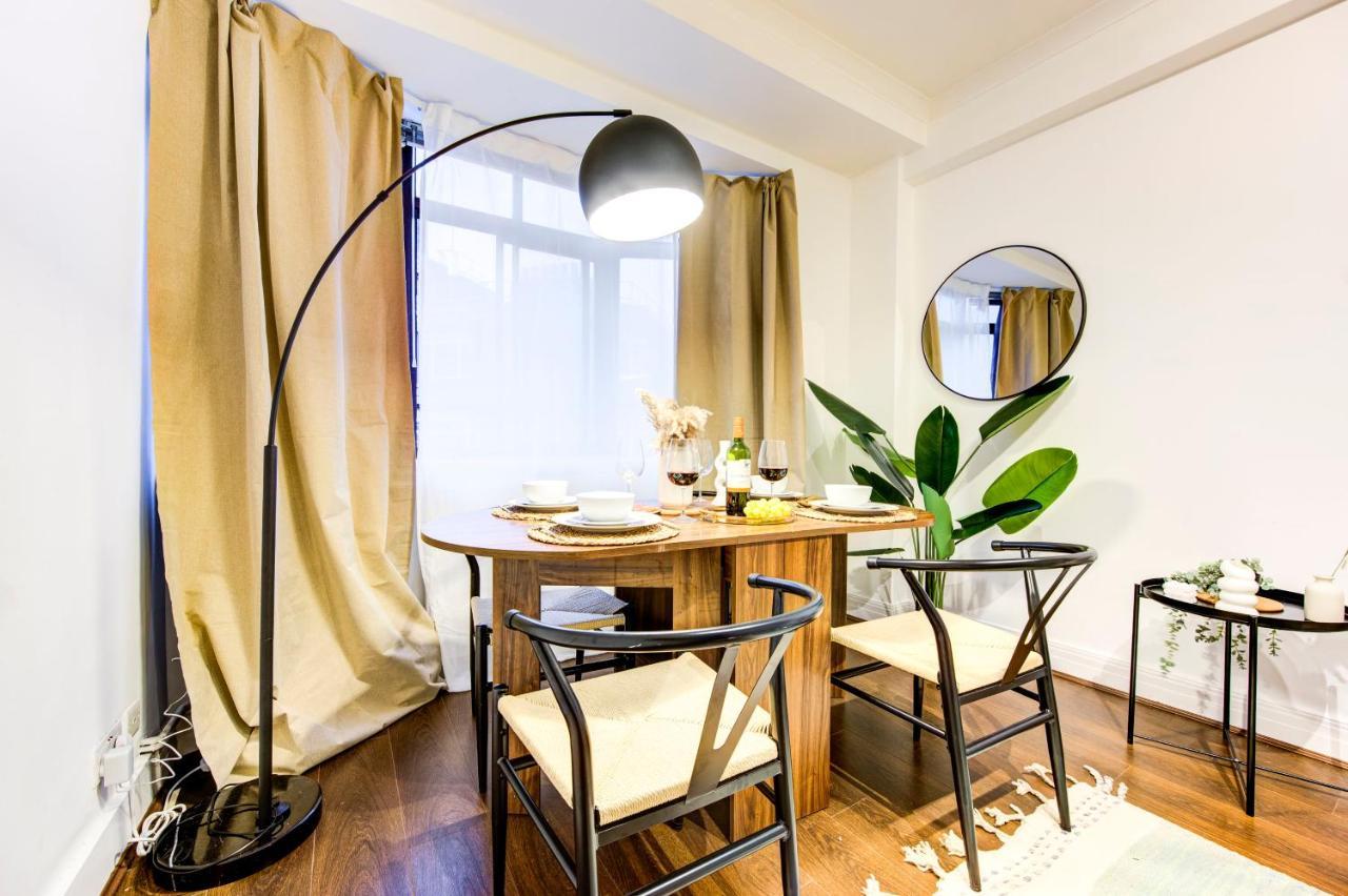 Appartamento Hyde Park Chic Modern Flat For 4 Londra Esterno foto